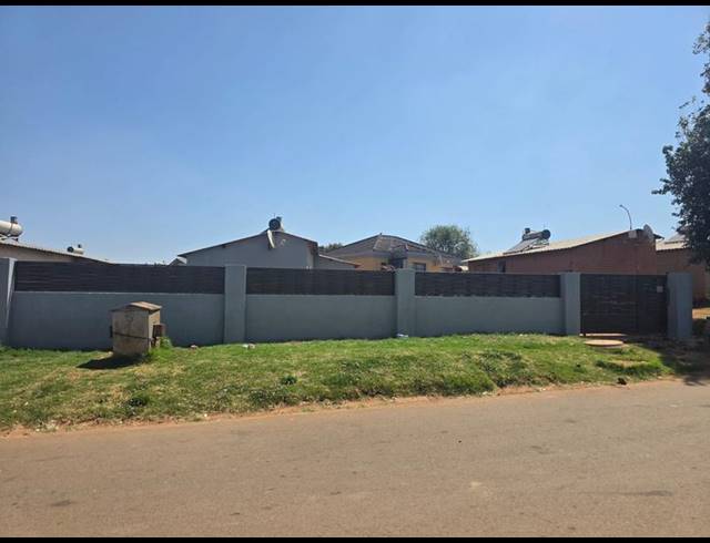 2 BEDROOM HOUSE FOR SALE IN EDEN PARK